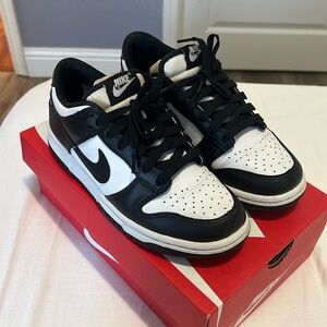 Nike Dunks Panda size 5
